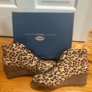 Dr. Scholls Ankle Leppard Boots size 8. No returns